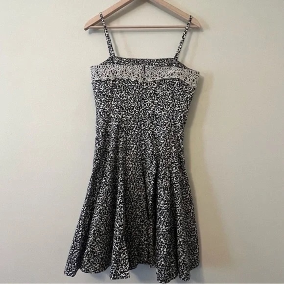 Nine West Size 8 Cotton Dress with Lace Detail - Picture 2 of 7